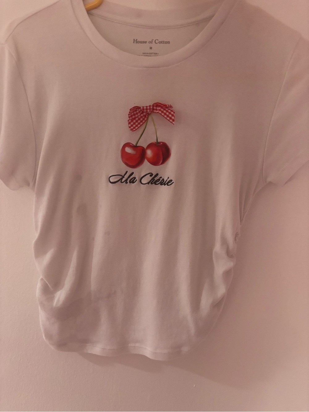 'Ma Chérie' Cherry cropped Tee in white